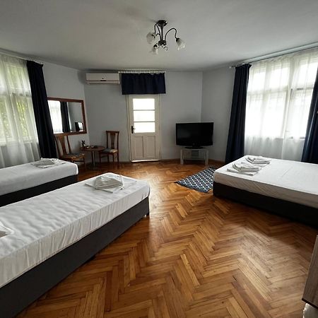 Guest Rooms Donovi Varna Exterior foto